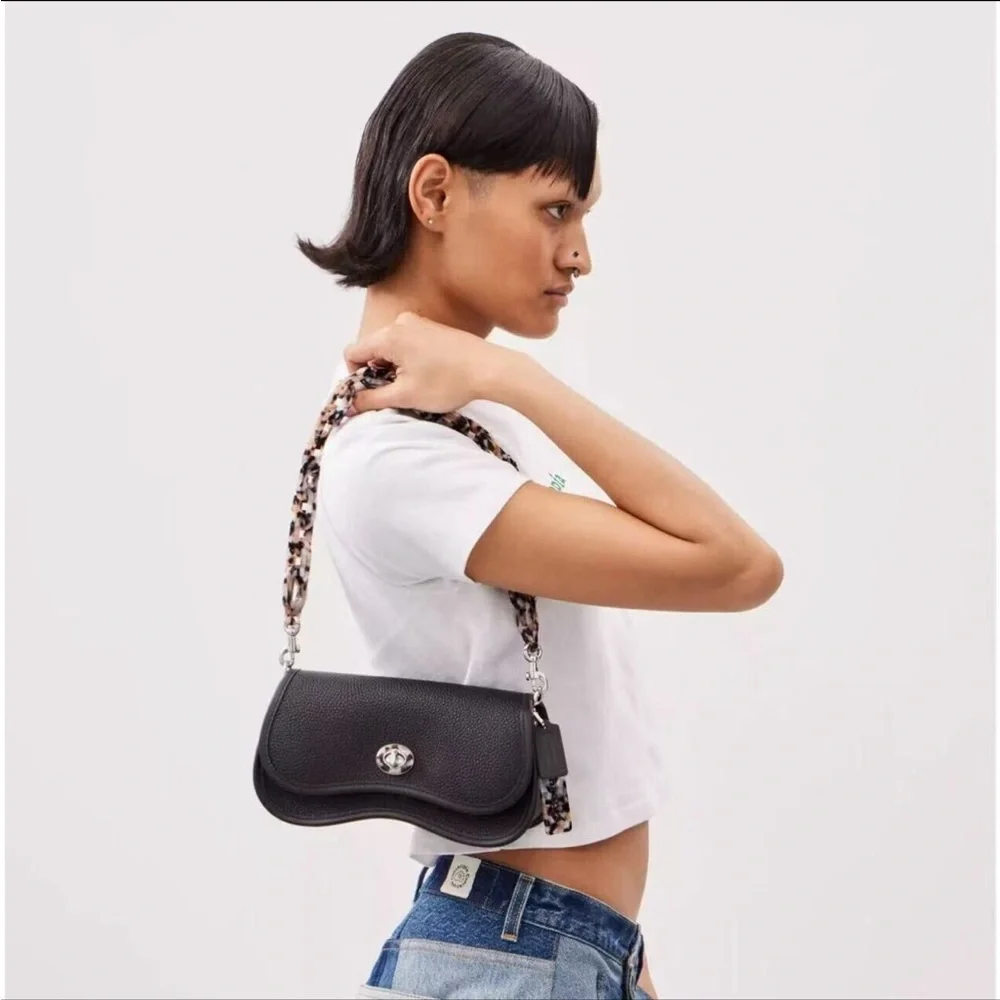 NWT Coach Wavy Dinky Bag Shoulder & Crossbody Coachtopia Black Leather CK113 - Picture 1 of 16